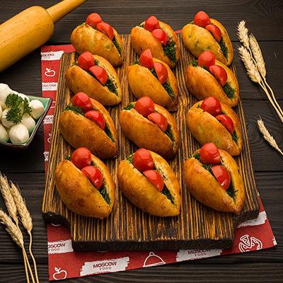 Мини-пирожки с сыром и зеленью | Выпечка | MOSCOW FOOD - доставка вкусных блюд