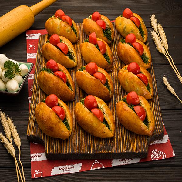 Мини-пирожки с мясом и зеленью | Выпечка | MOSCOW FOOD - доставка вкусных блюд